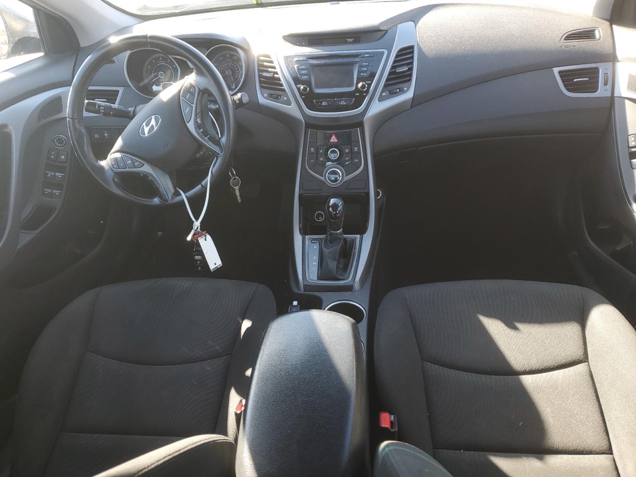 2015 Hyundai Elantra - Image 8