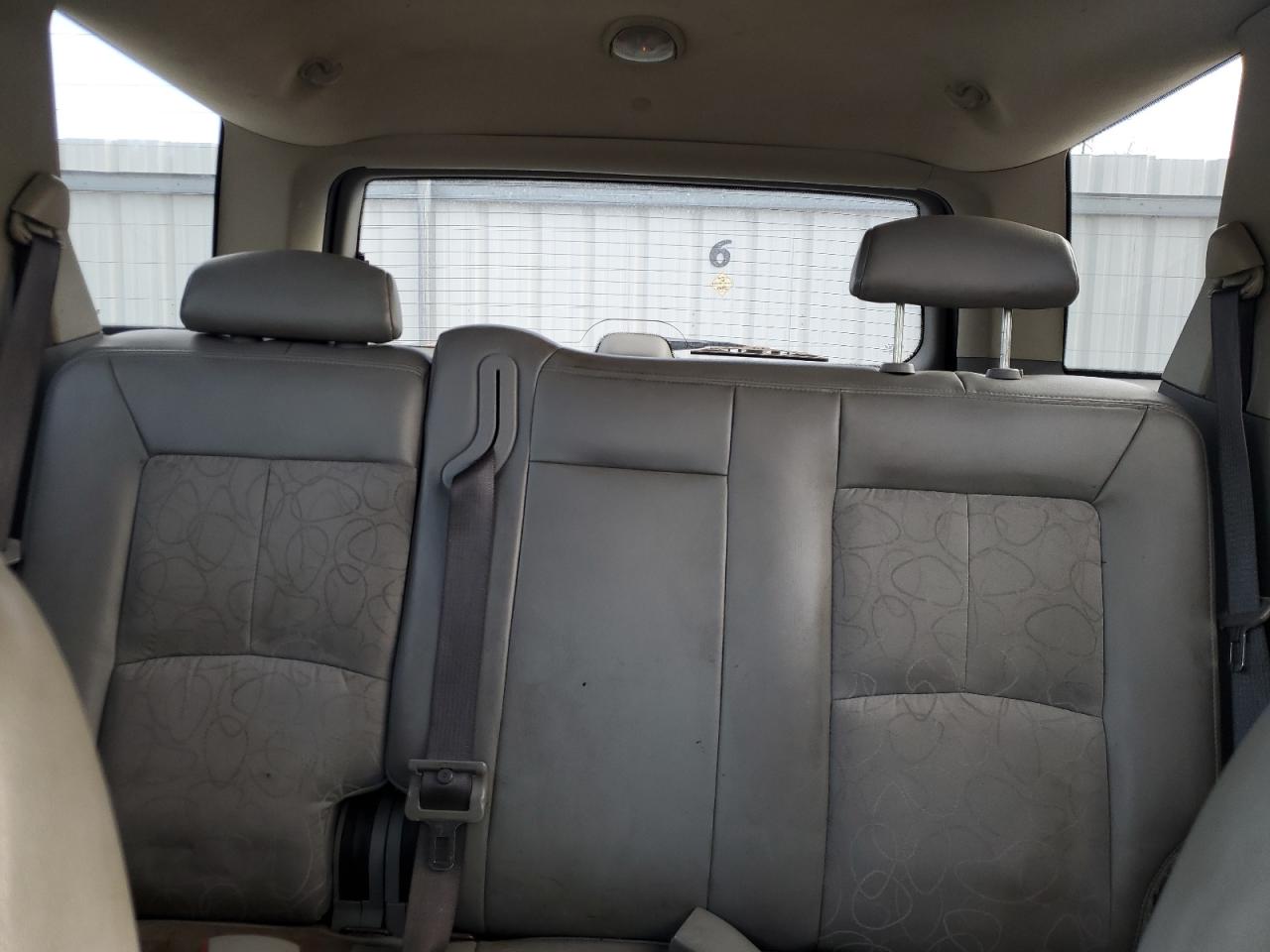 2004 Saturn VUE - Image 10