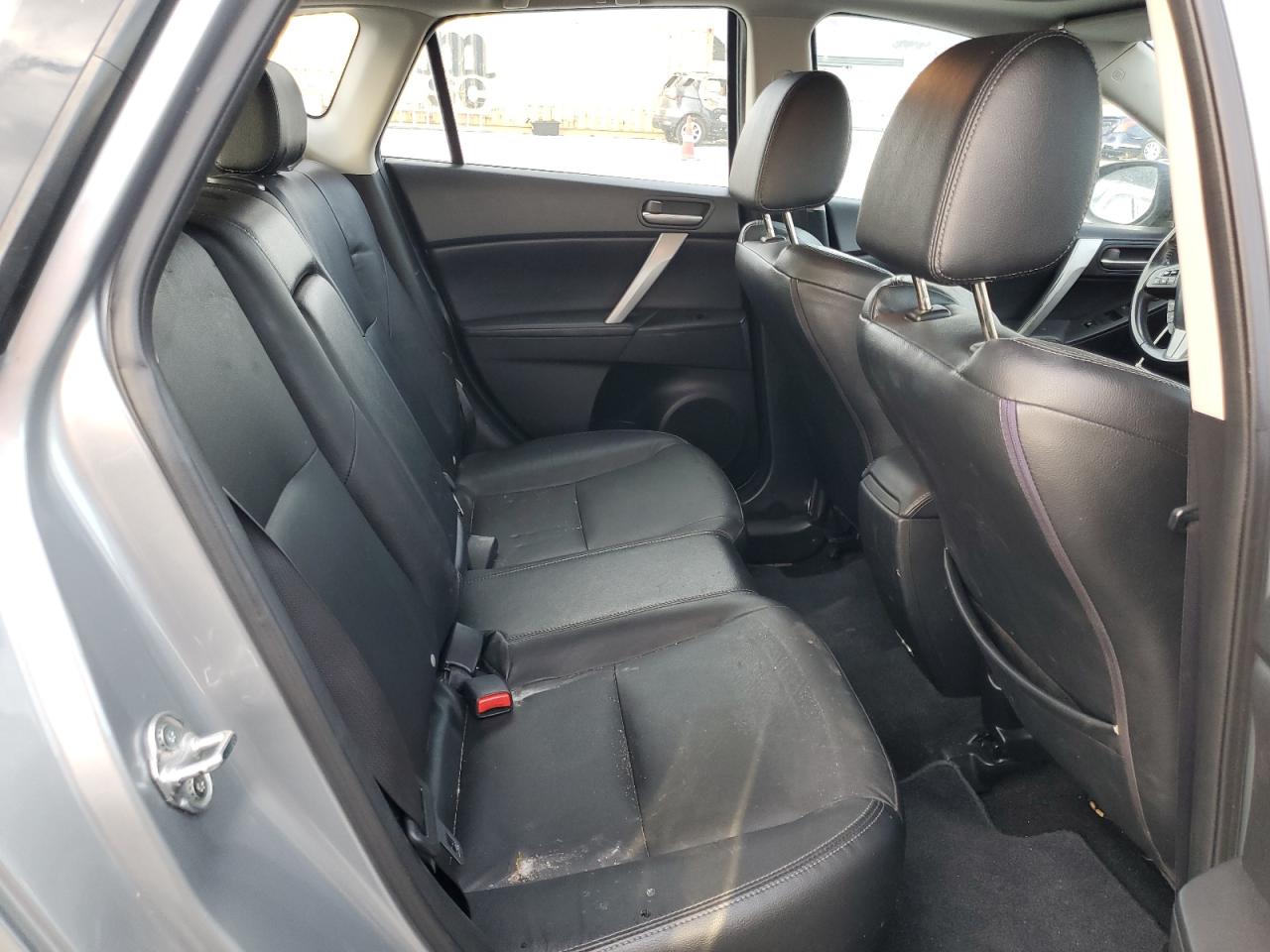 2012 Mazda 3 - Image 10