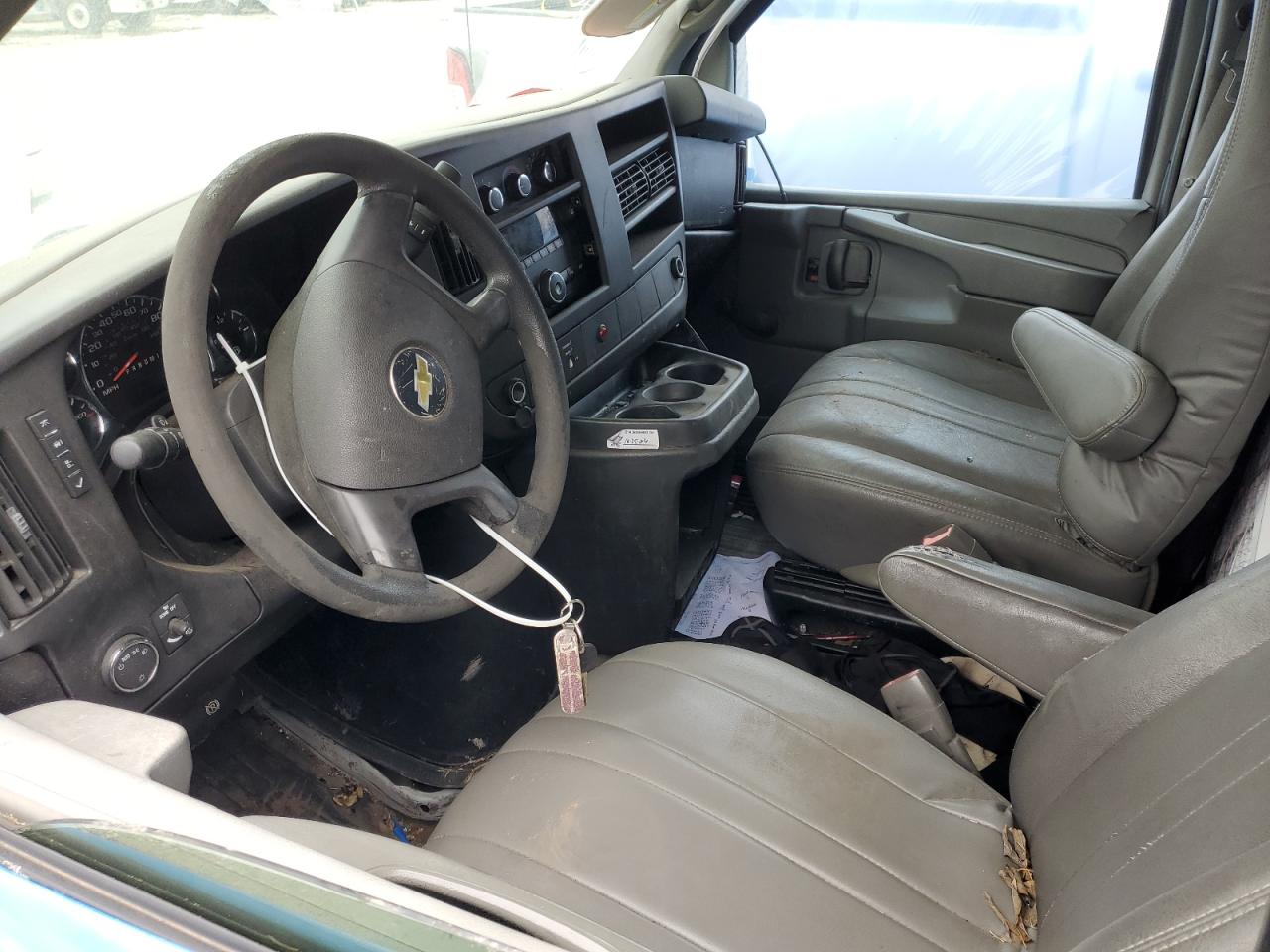 2011 Chevrolet Express - Image 7