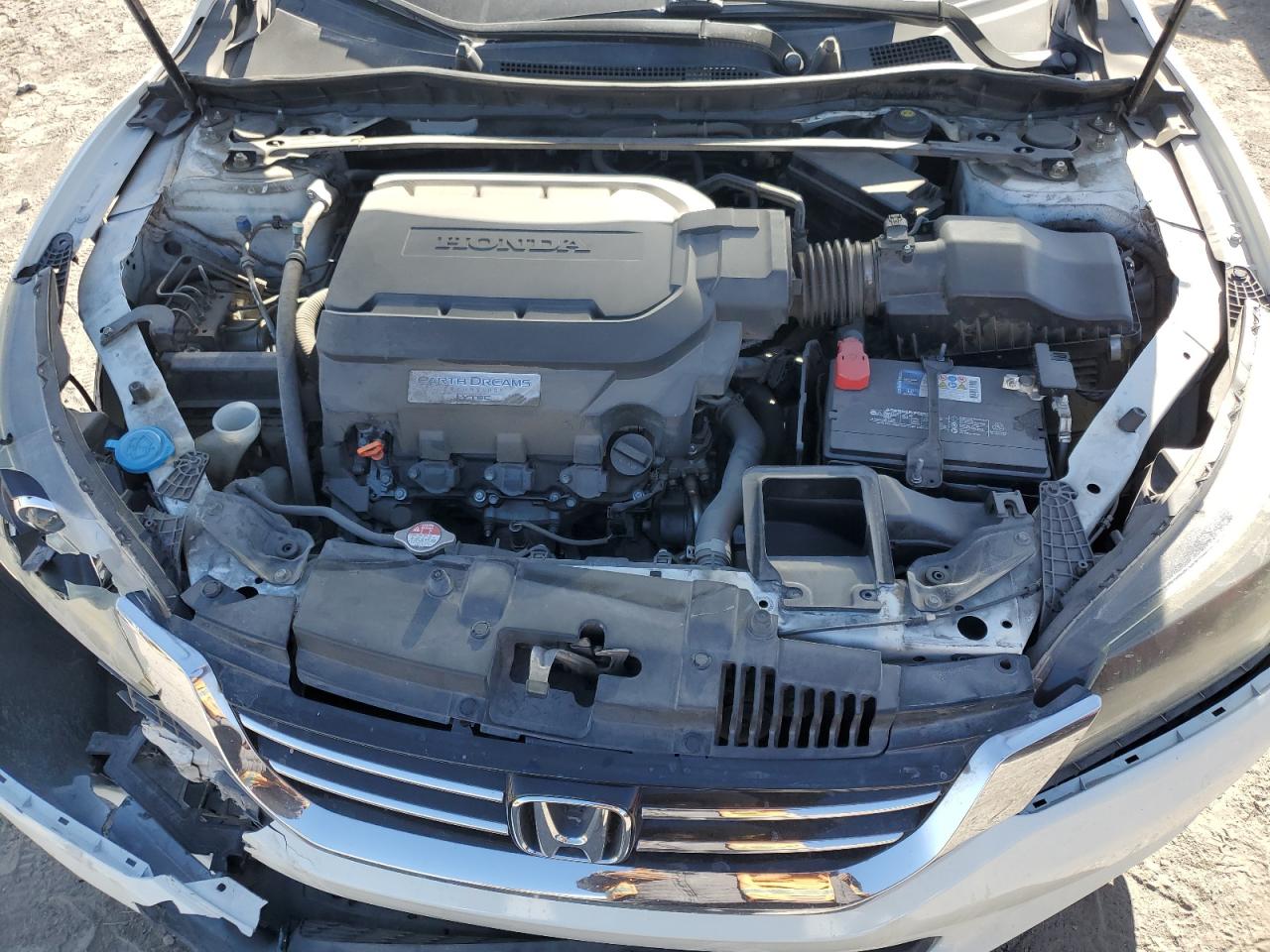 2015 Honda Accord - Image 13