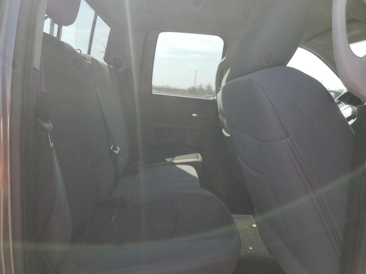 2014 RAM 1500 - Image 10