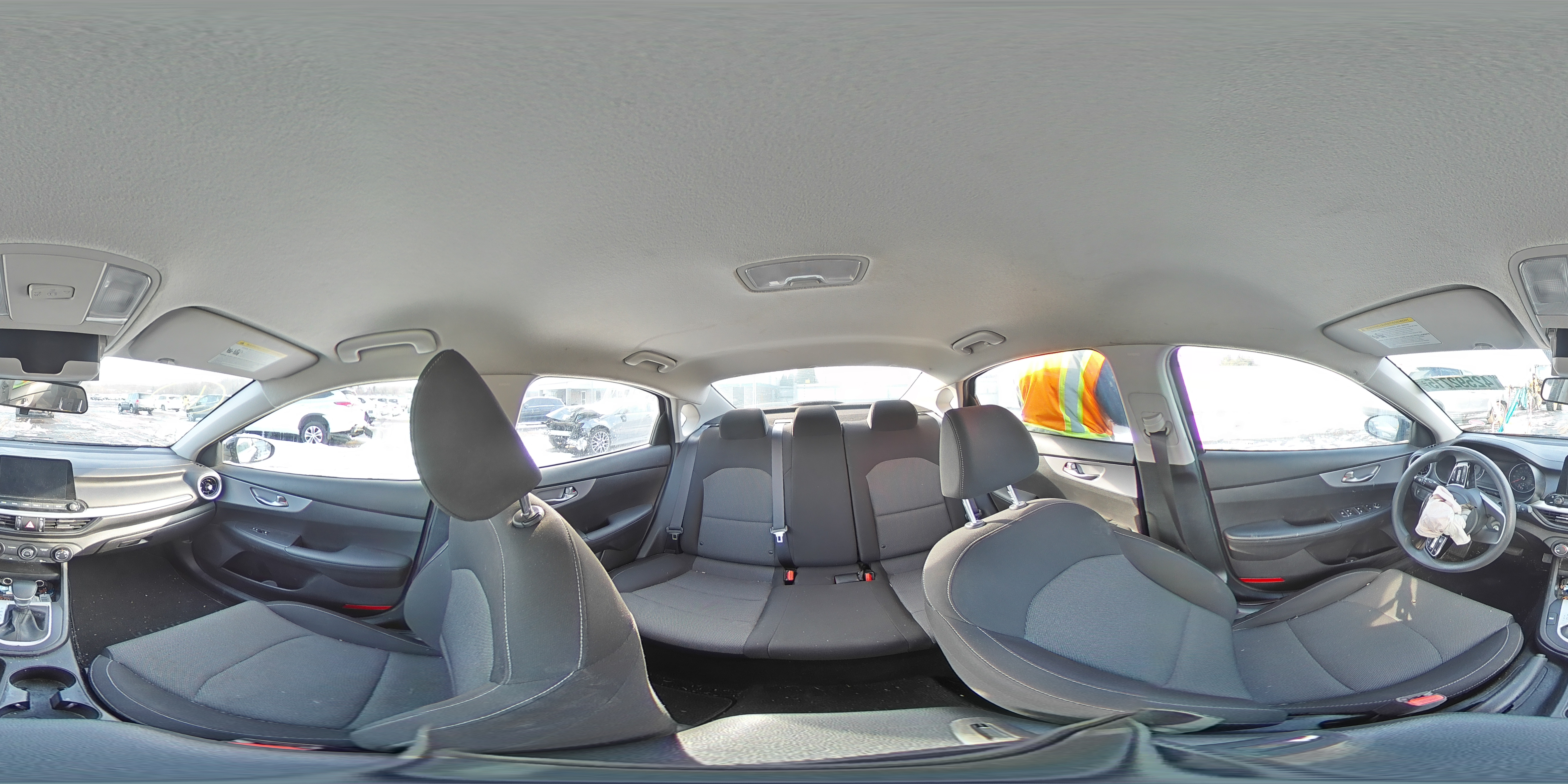 2022 Kia Forte - Image 13