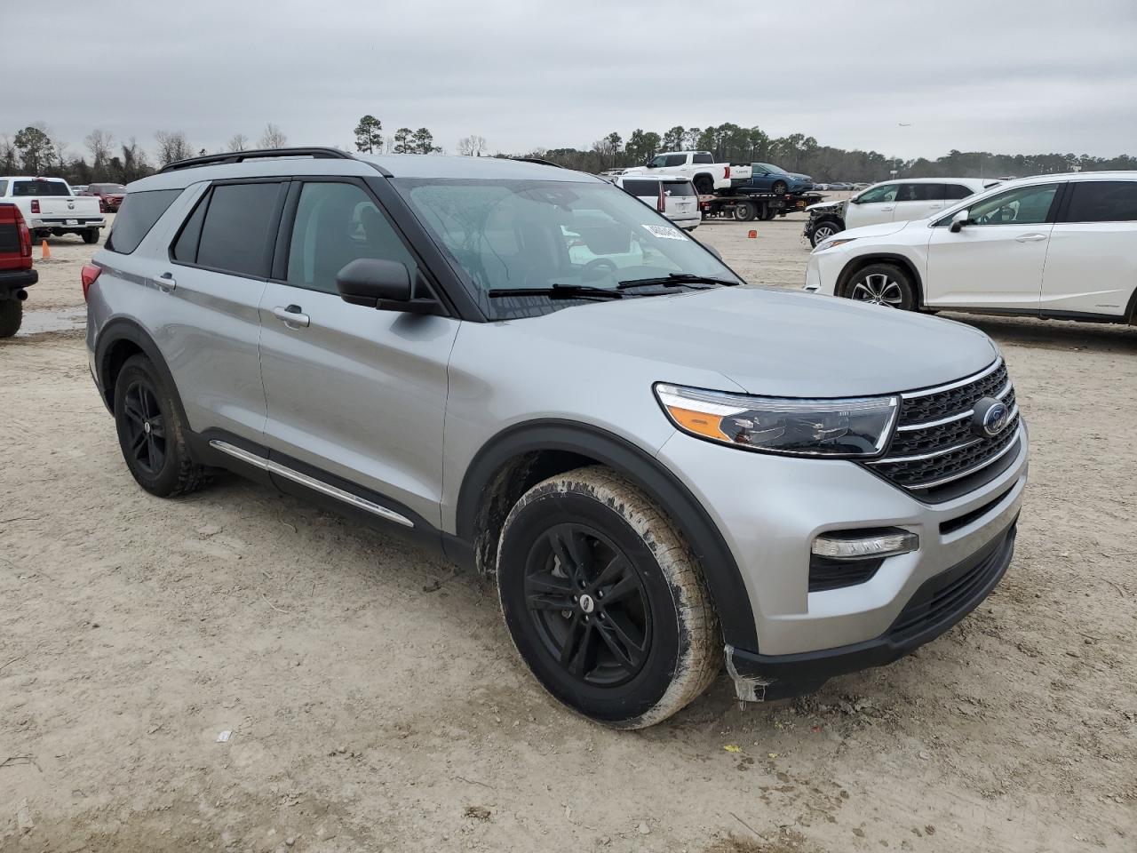 2023 Ford Explorer - Image 4