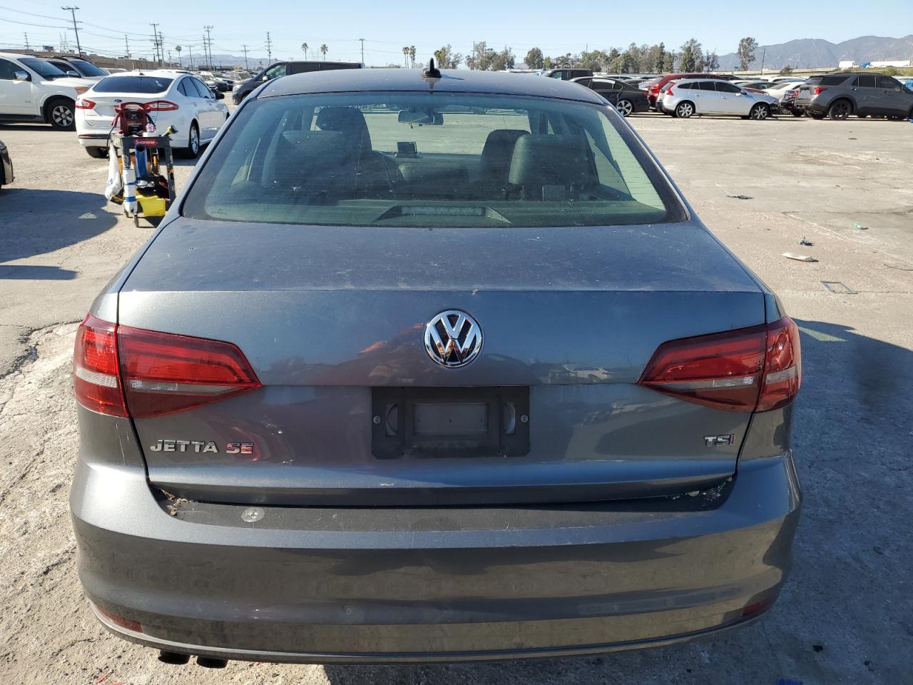 2017 Volkswagen Jetta - Image 6