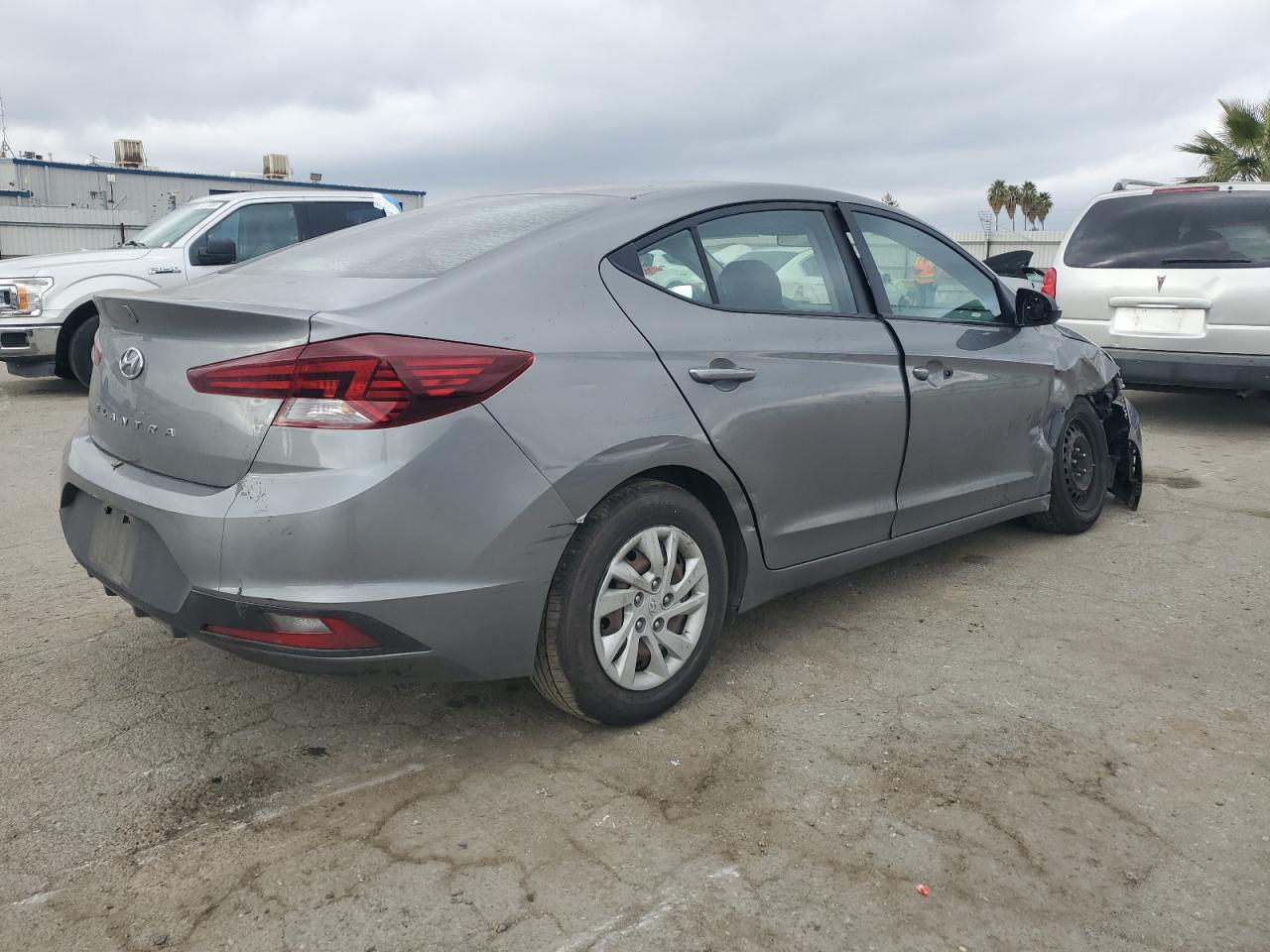 2019 Hyundai Elantra - Image 3
