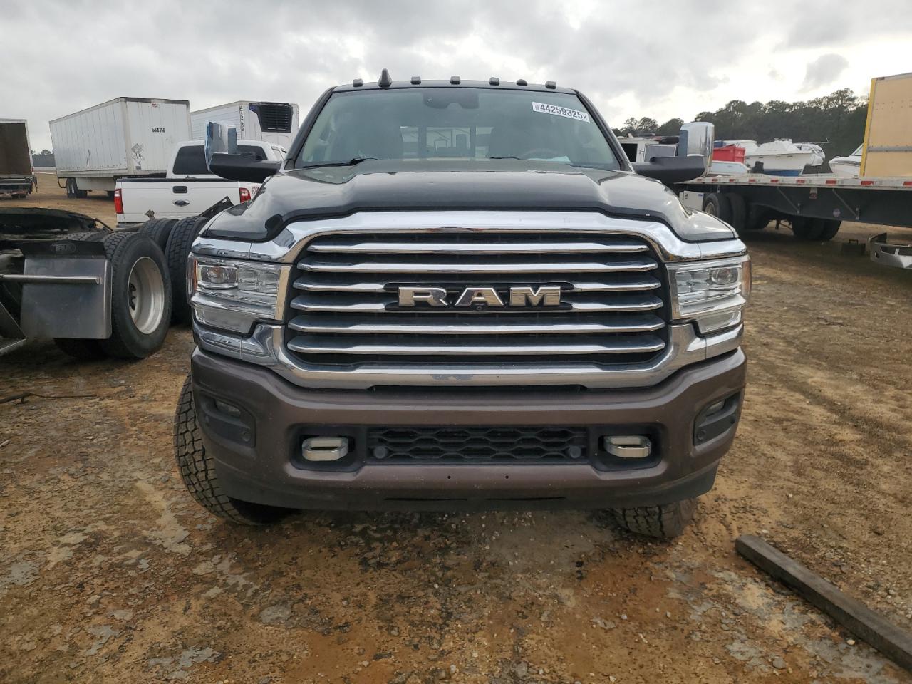 2019 RAM 3500 - Image 5