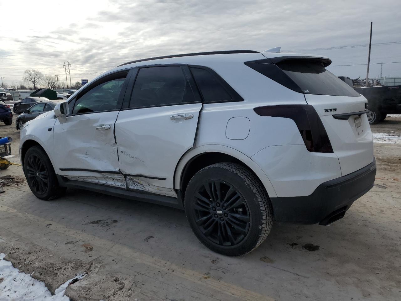 2017 Cadillac XT5 - Image 2