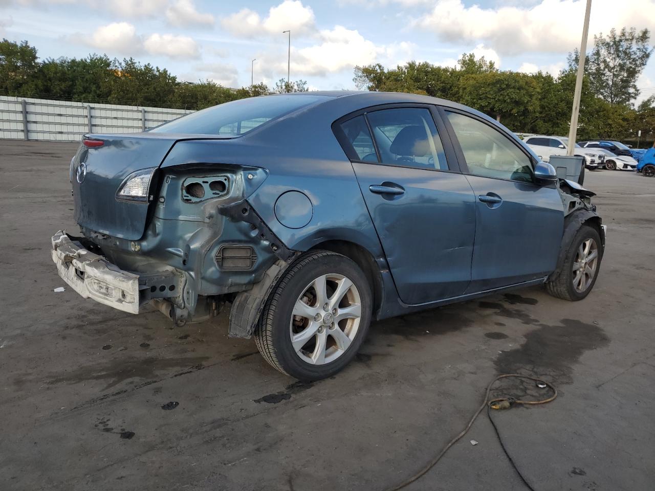 2010 Mazda 3 - Image 3