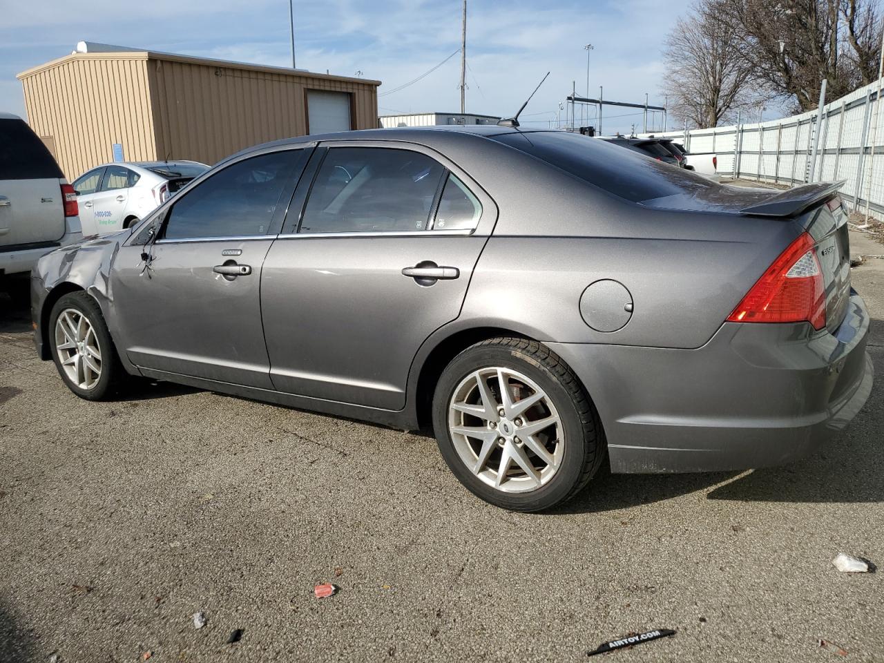 2011 Ford Fusion - Image 2