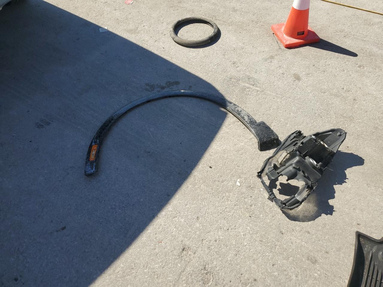 2019 Toyota Tacoma - Image 12