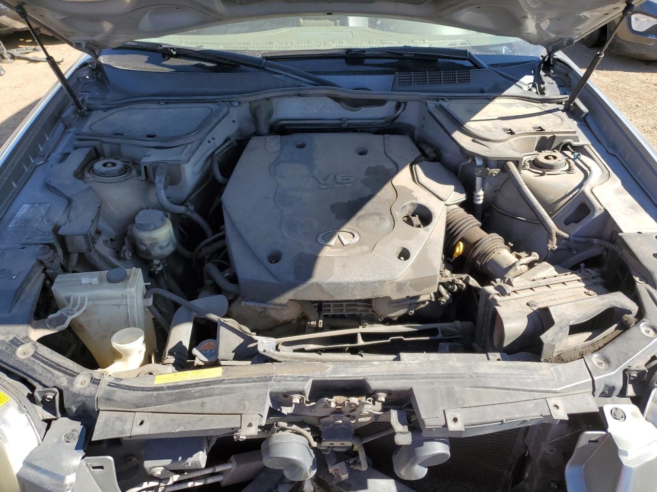 2004 Infiniti FX - Image 12