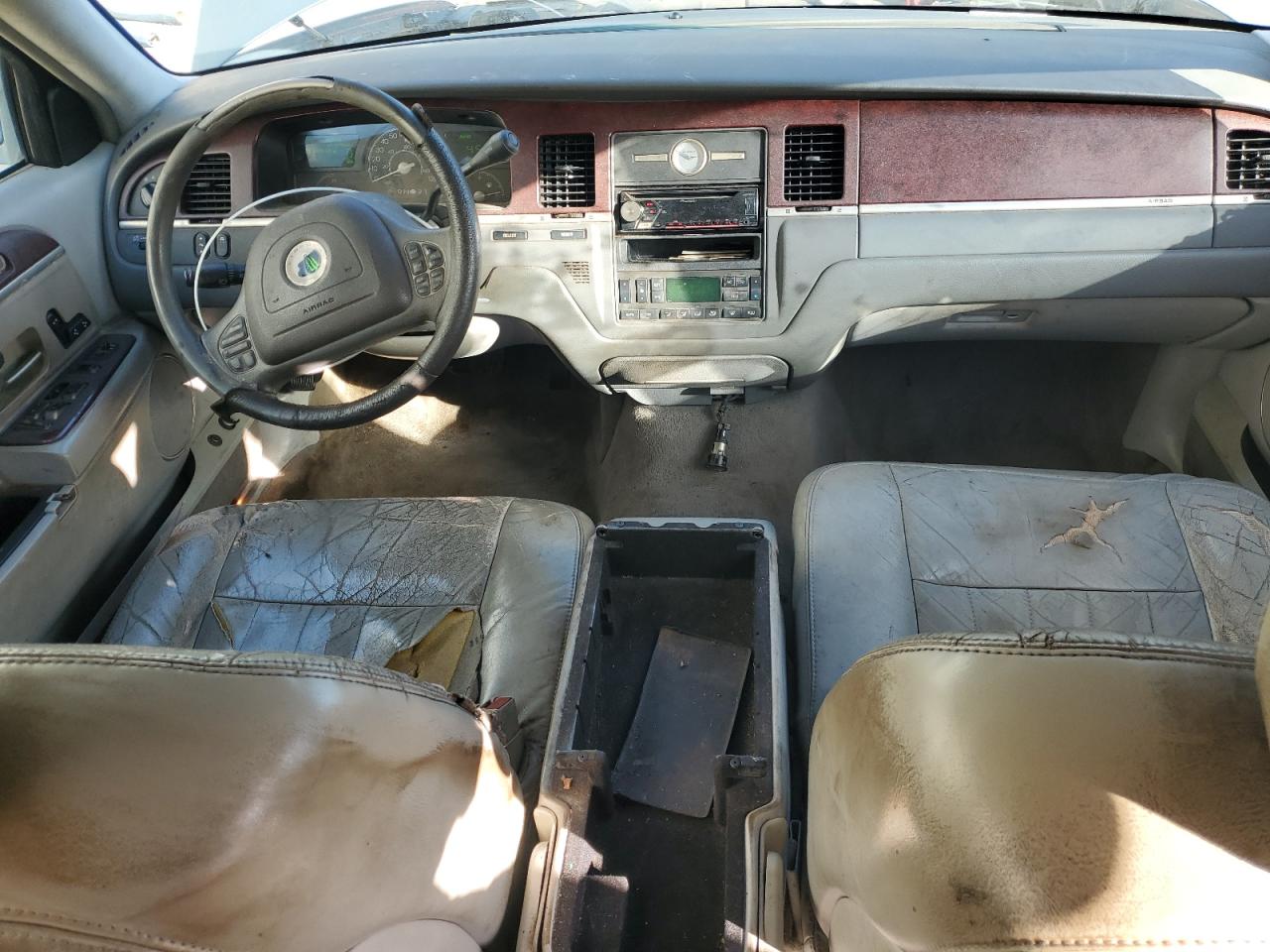 2004 Lincoln Town Car - Image 8