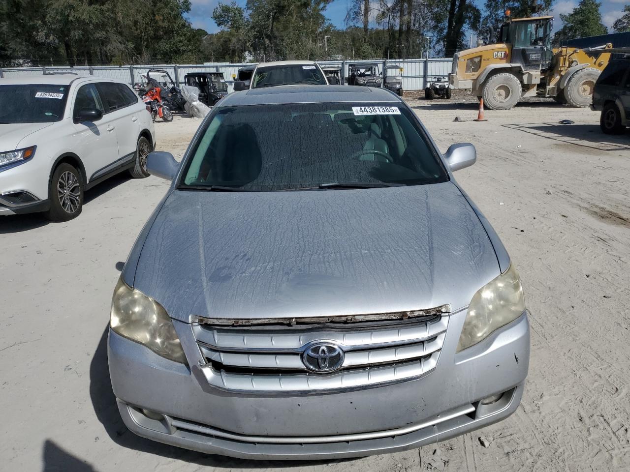 2007 Toyota Avalon - Image 5