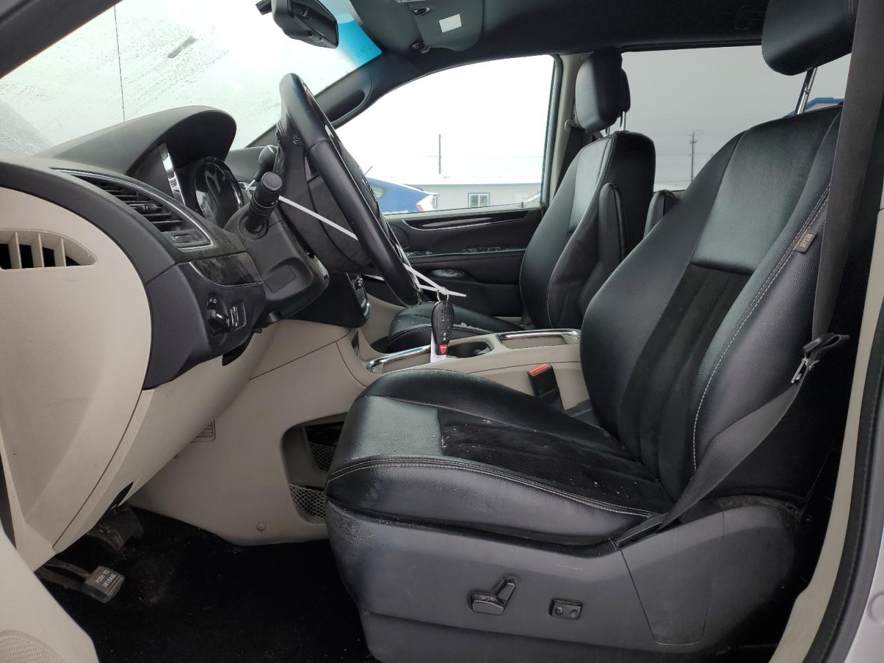2017 Dodge Caravan - Image 7
