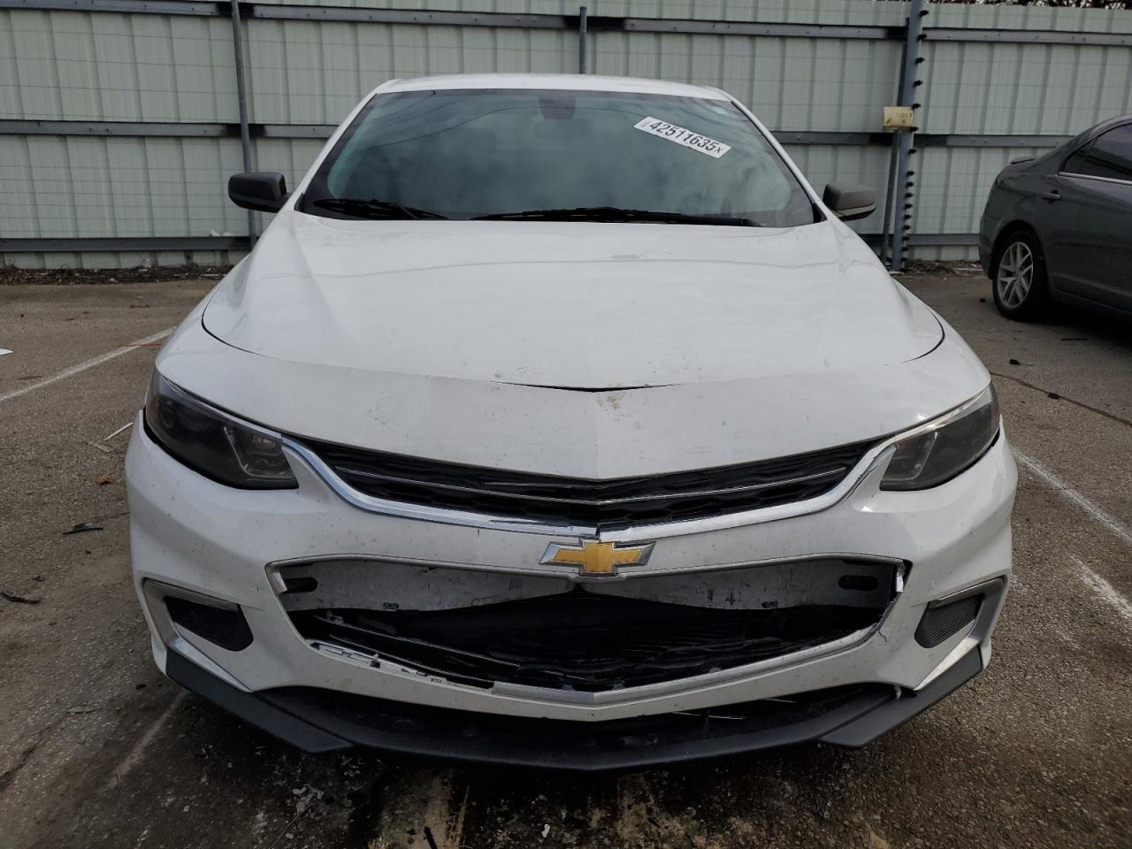 2017 Chevrolet Malibu - Image 5
