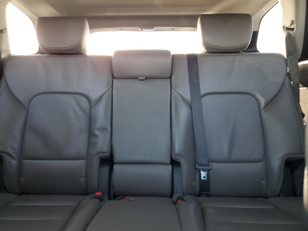 2014 Hyundai Santa Fe - Image 10