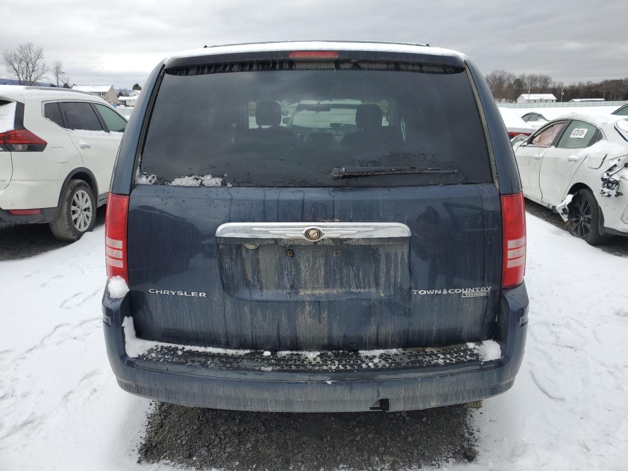 2009 Chrysler Town & Country - Image 6