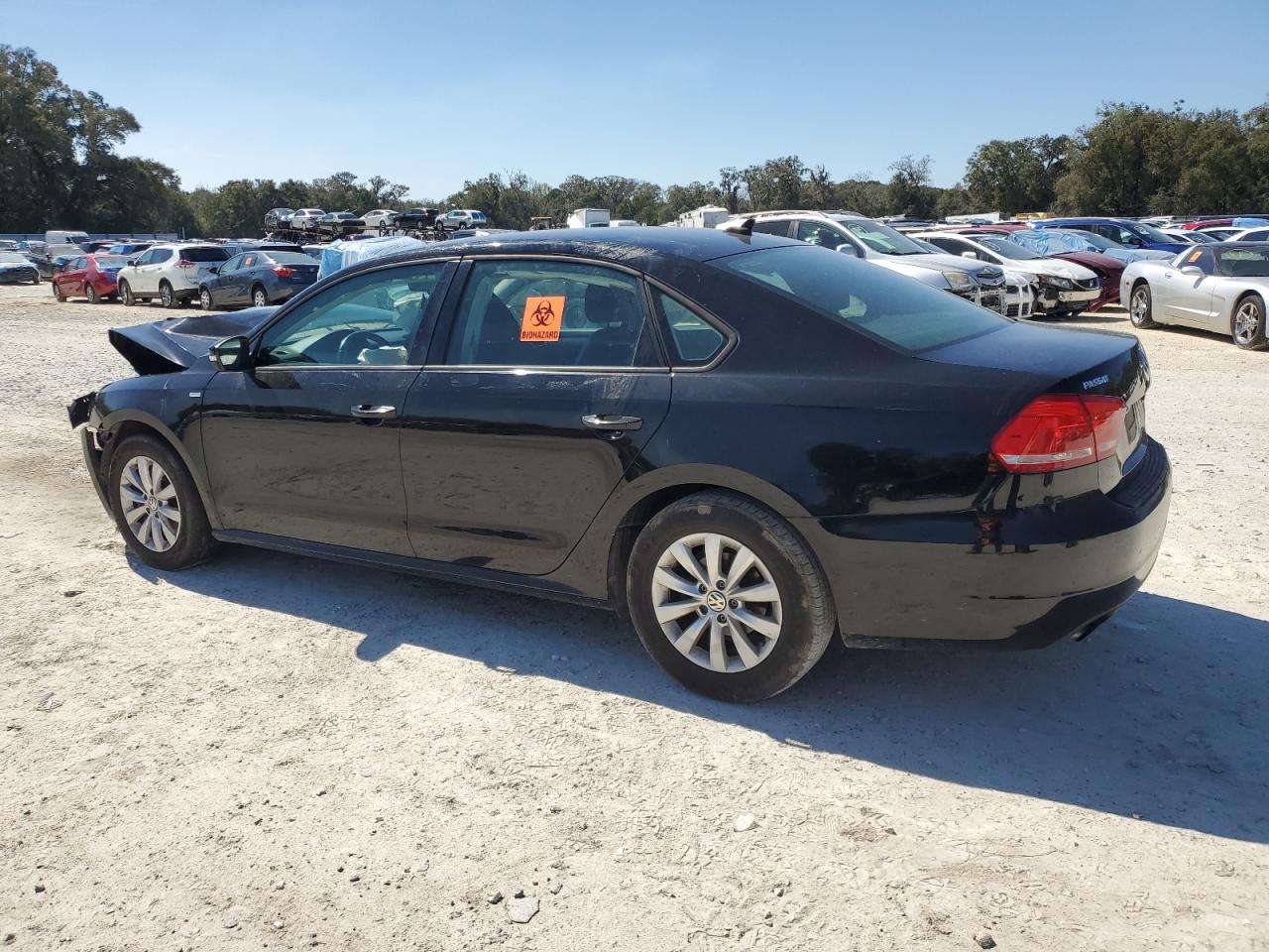 2015 Volkswagen Passat - Image 2
