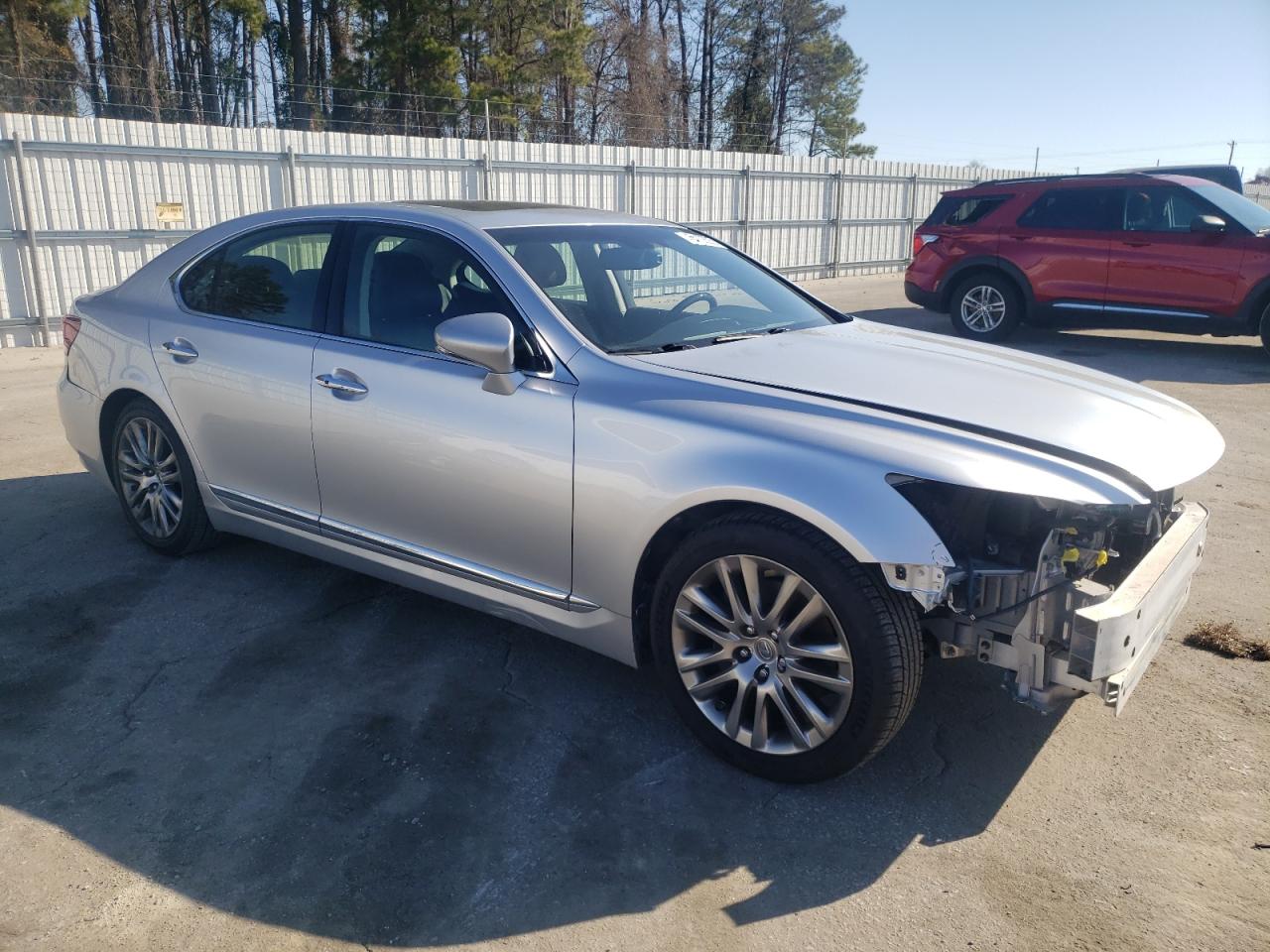2013 Lexus LS - Image 4