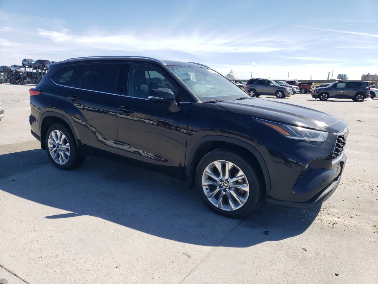 2021 Toyota Highlander - Image 4