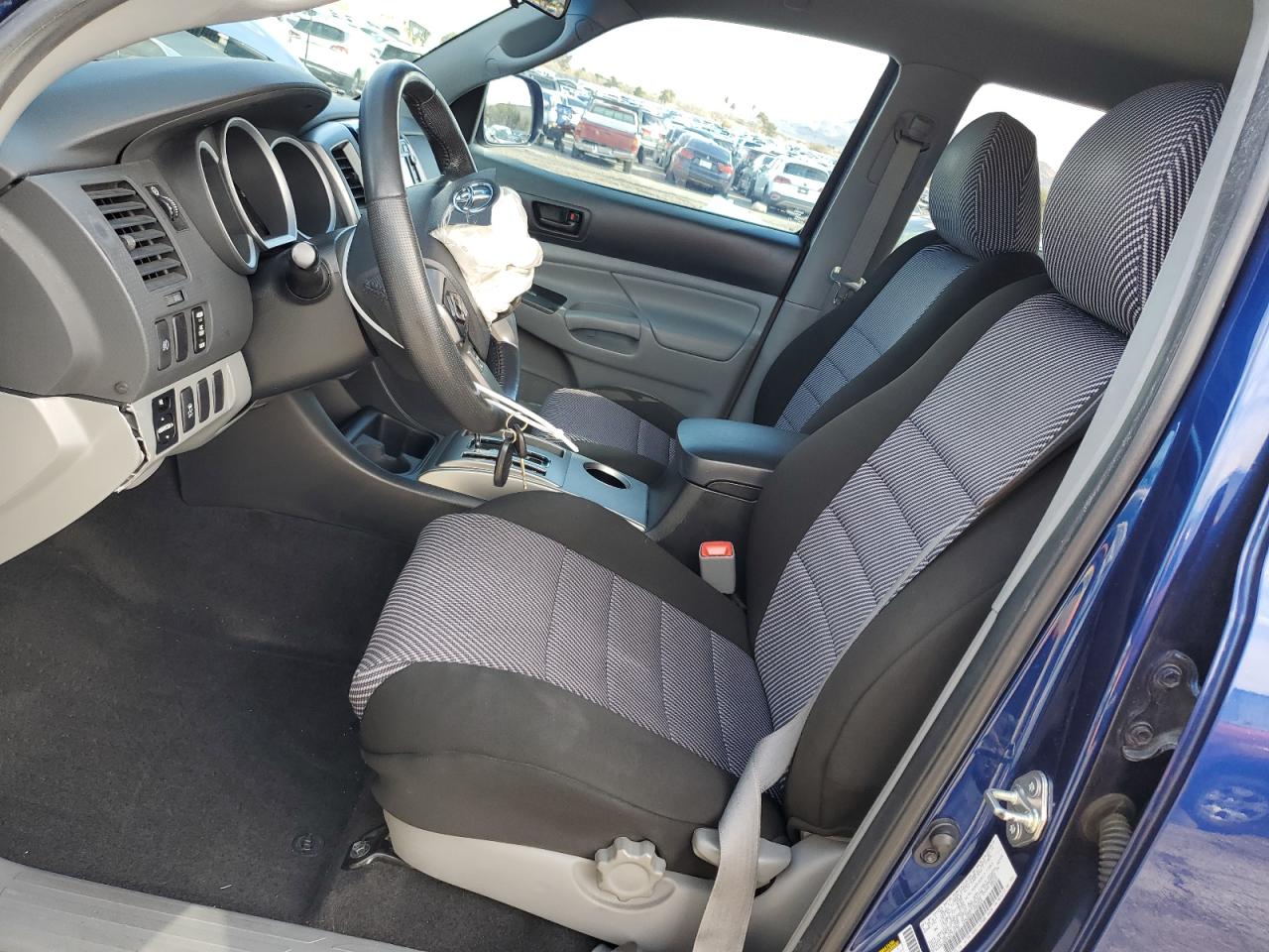 2014 Toyota Tacoma - Image 7