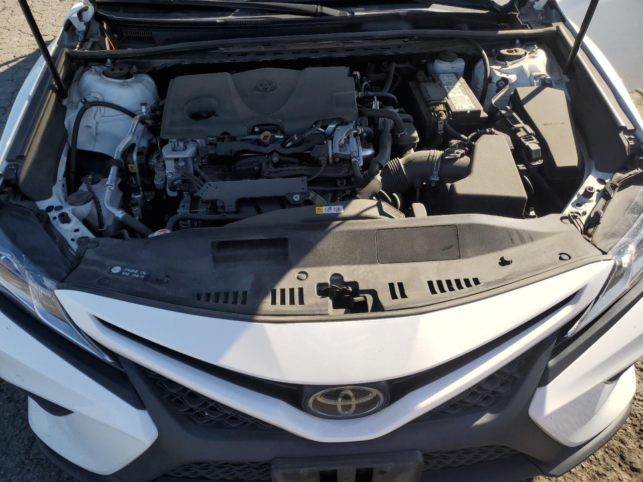 2020 Toyota Camry - Image 12