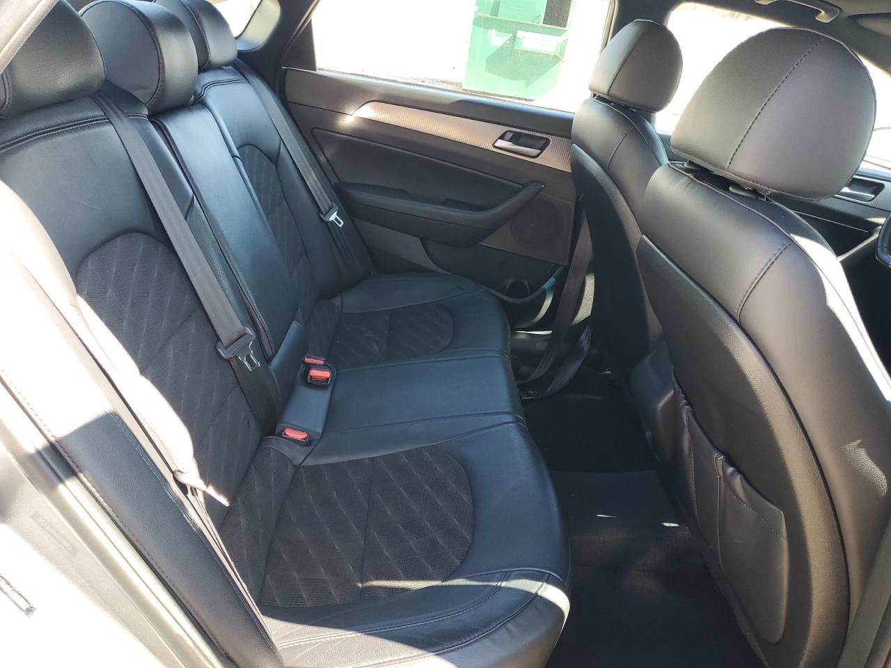2018 Hyundai Sonata - Image 11