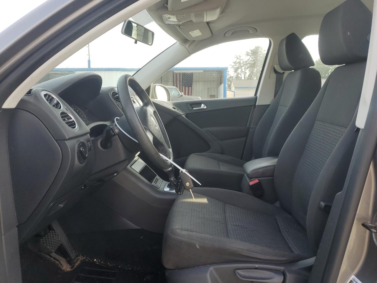 2010 Volkswagen Tiguan - Image 7