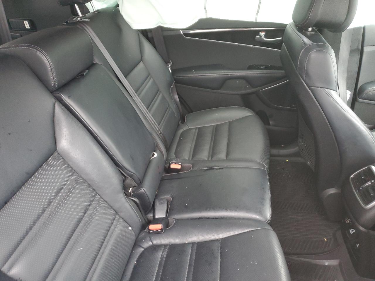 2016 Kia Sorento - Image 12