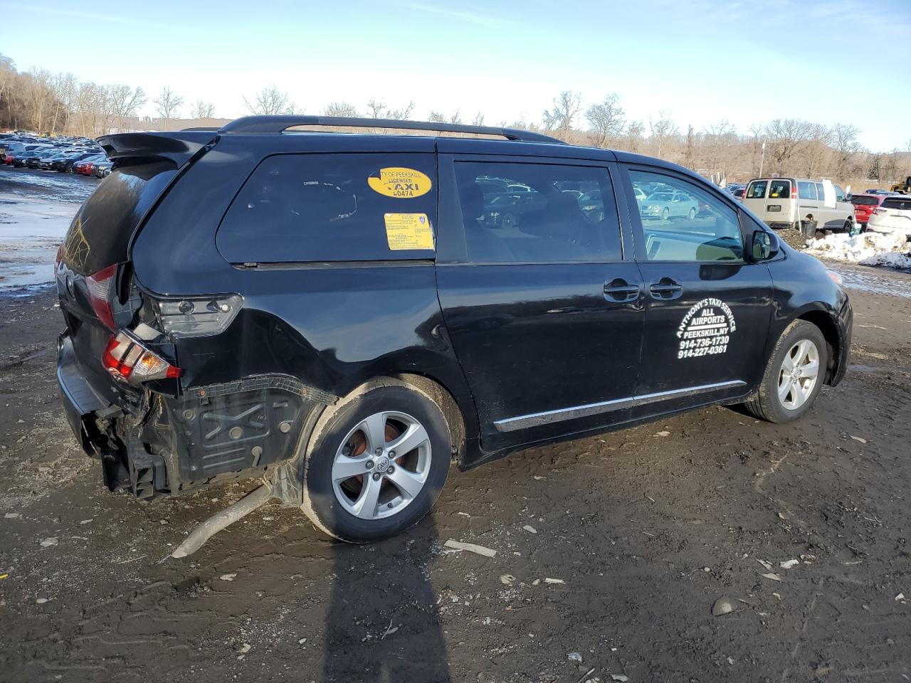 2015 Toyota Sienna - Image 3