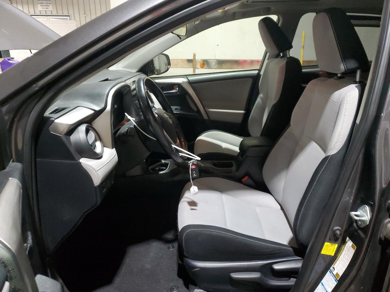 2018 Toyota RAV 4 - Image 7