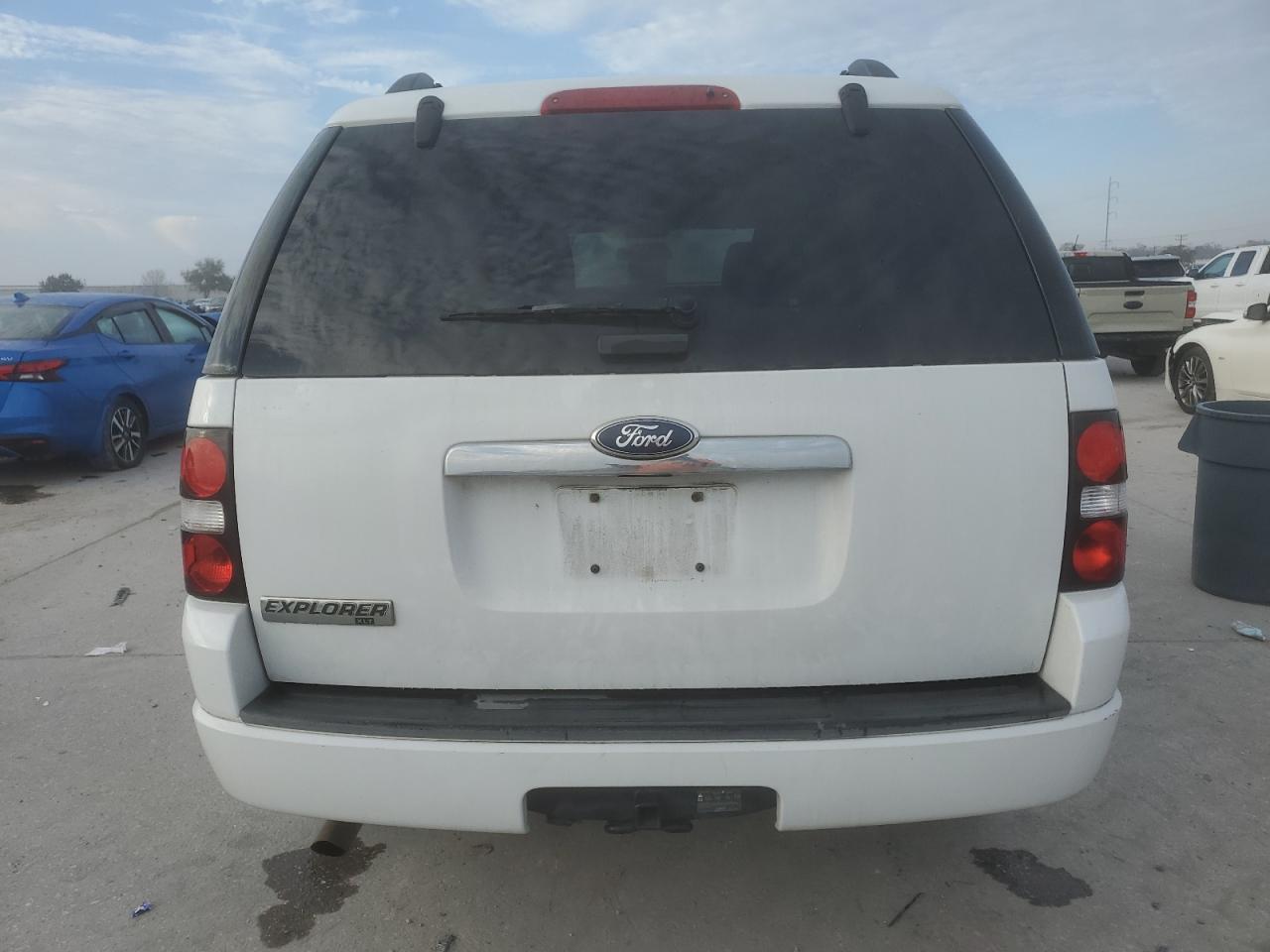 2010 Ford Explorer - Image 6