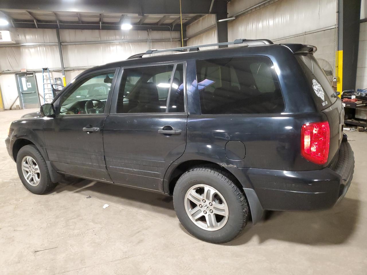 2004 Honda Pilot - Image 2