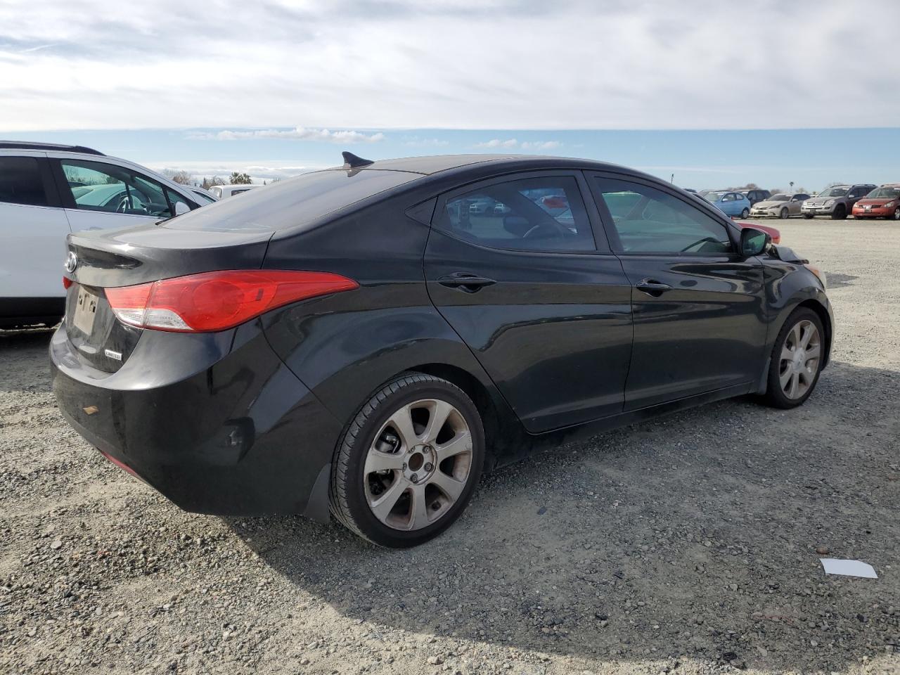 2012 Hyundai Elantra - Image 3
