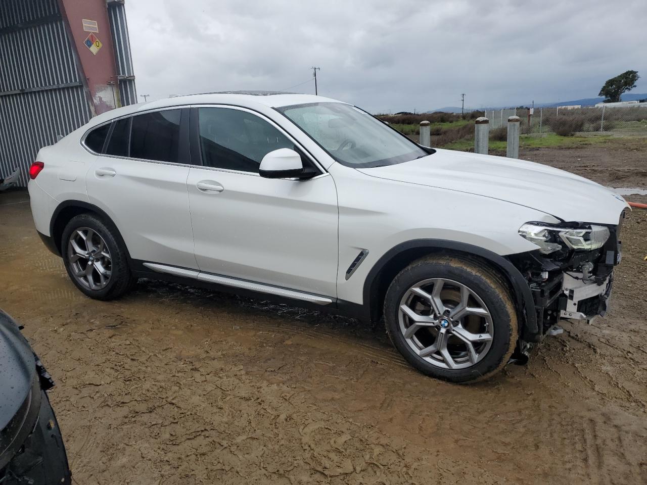 2024 BMW X4 - Image 4