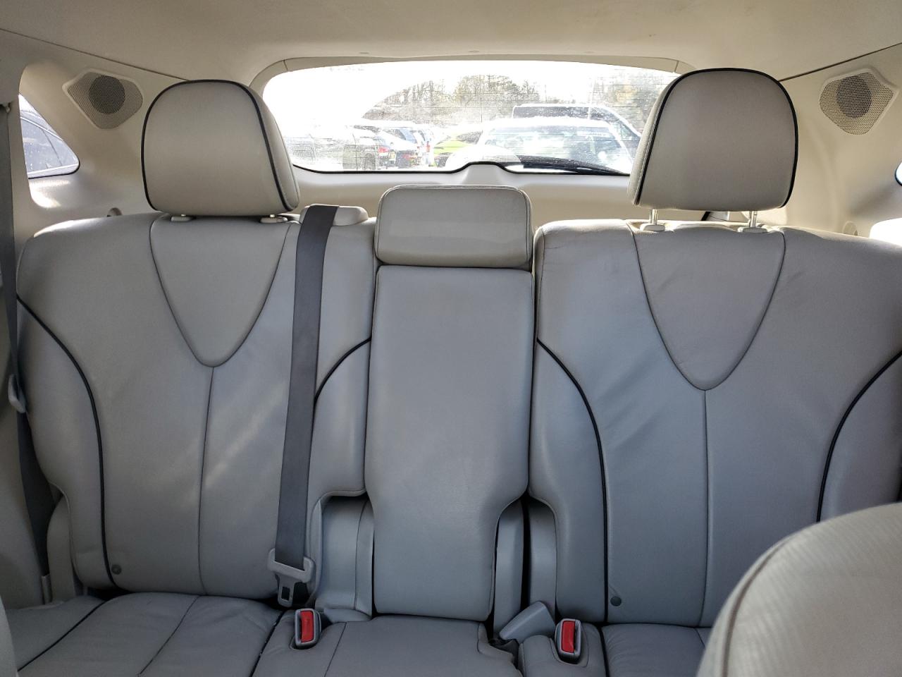 2011 Toyota Venza - Image 10