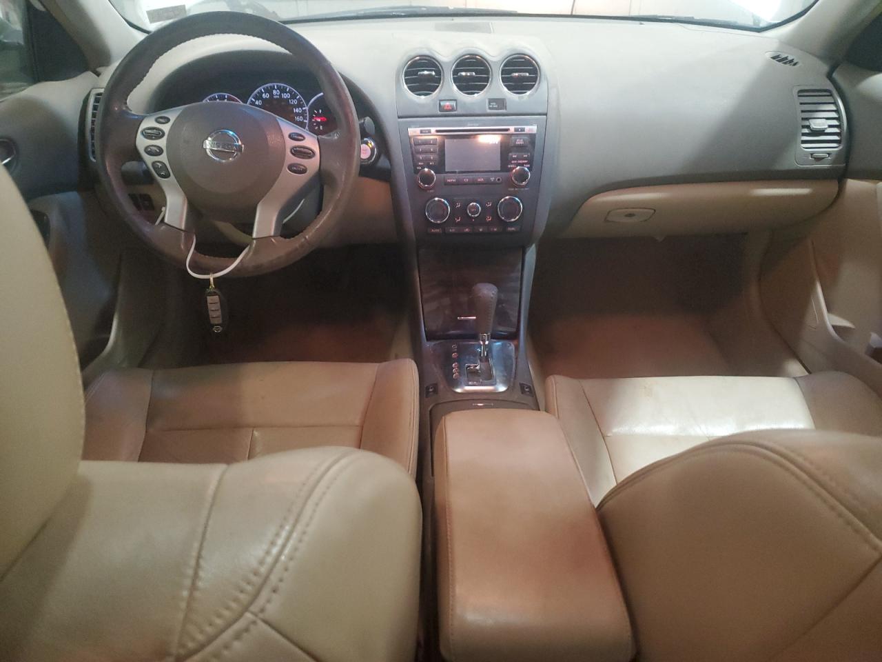 2010 Nissan Altima - Image 8