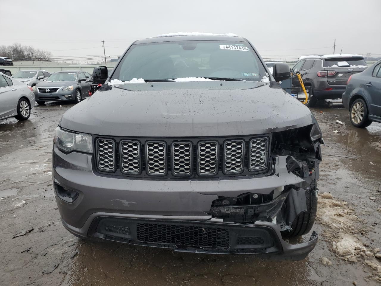 2018 Jeep Grand Cherokee - Image 5