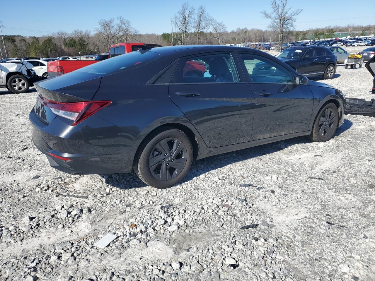 2022 Hyundai Elantra - Image 3