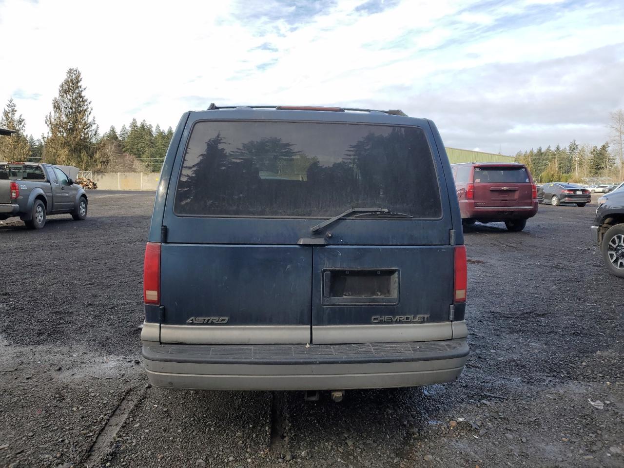 1998 Chevrolet Astro - Image 6