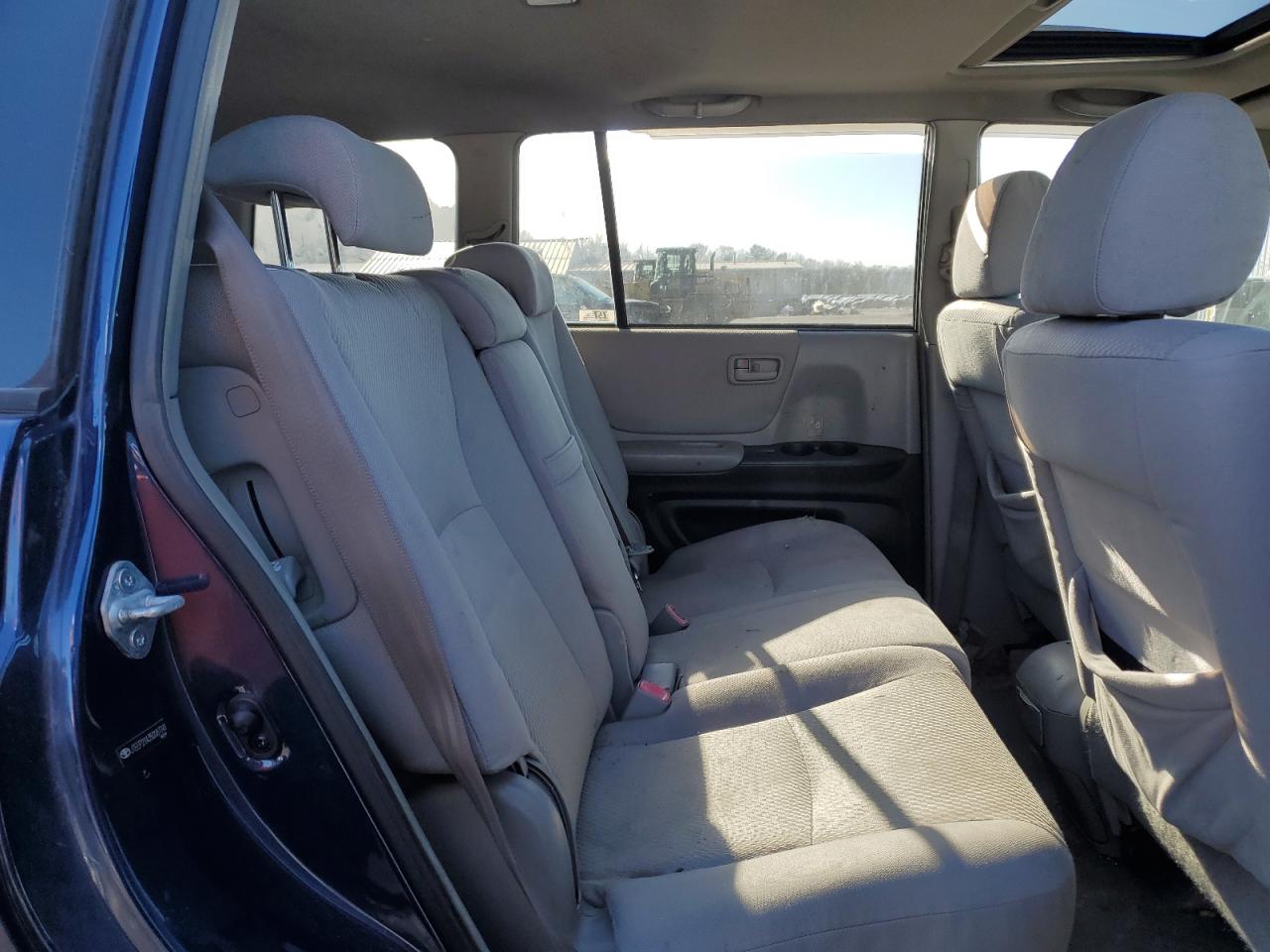 2005 Toyota Highlander - Image 11