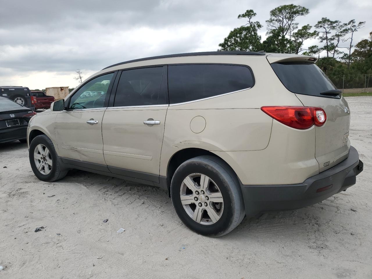2011 Chevrolet Traverse - Image 2