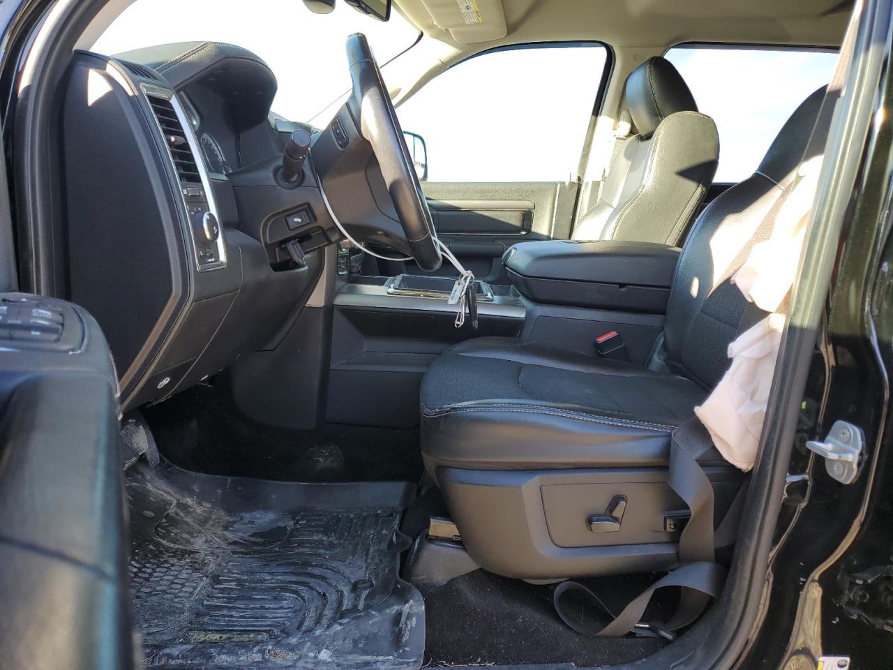 2014 RAM 1500 - Image 5