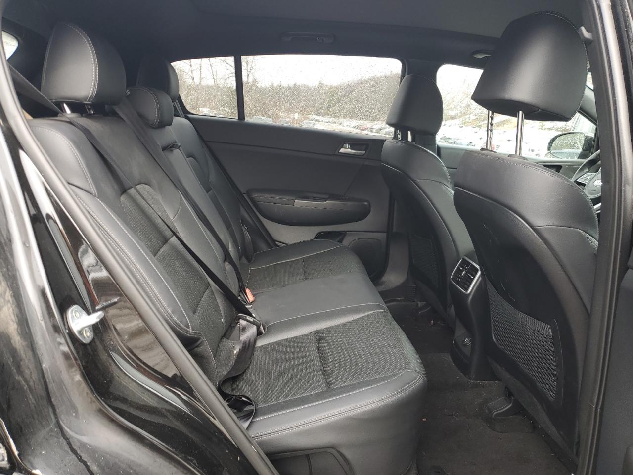 2022 Kia Sportage - Image 10
