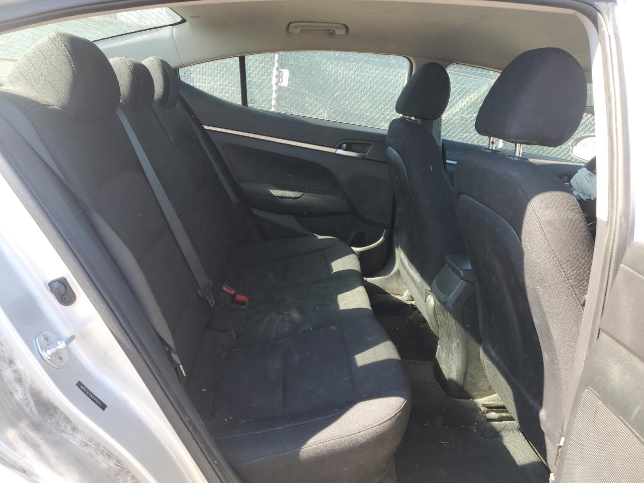 2019 Hyundai Elantra - Image 11