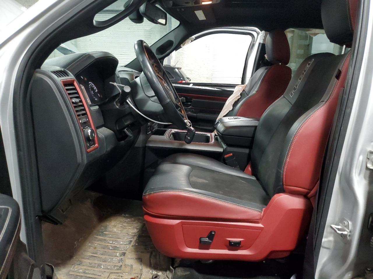2016 RAM 1500 - Image 7