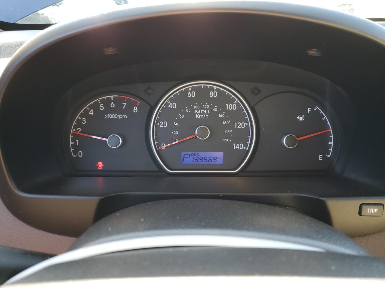 2010 Hyundai Elantra - Image 9