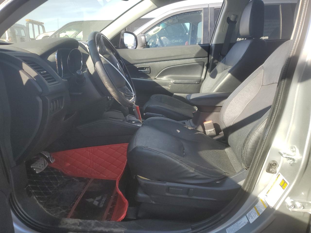 2018 Mitsubishi Outlander - Image 7