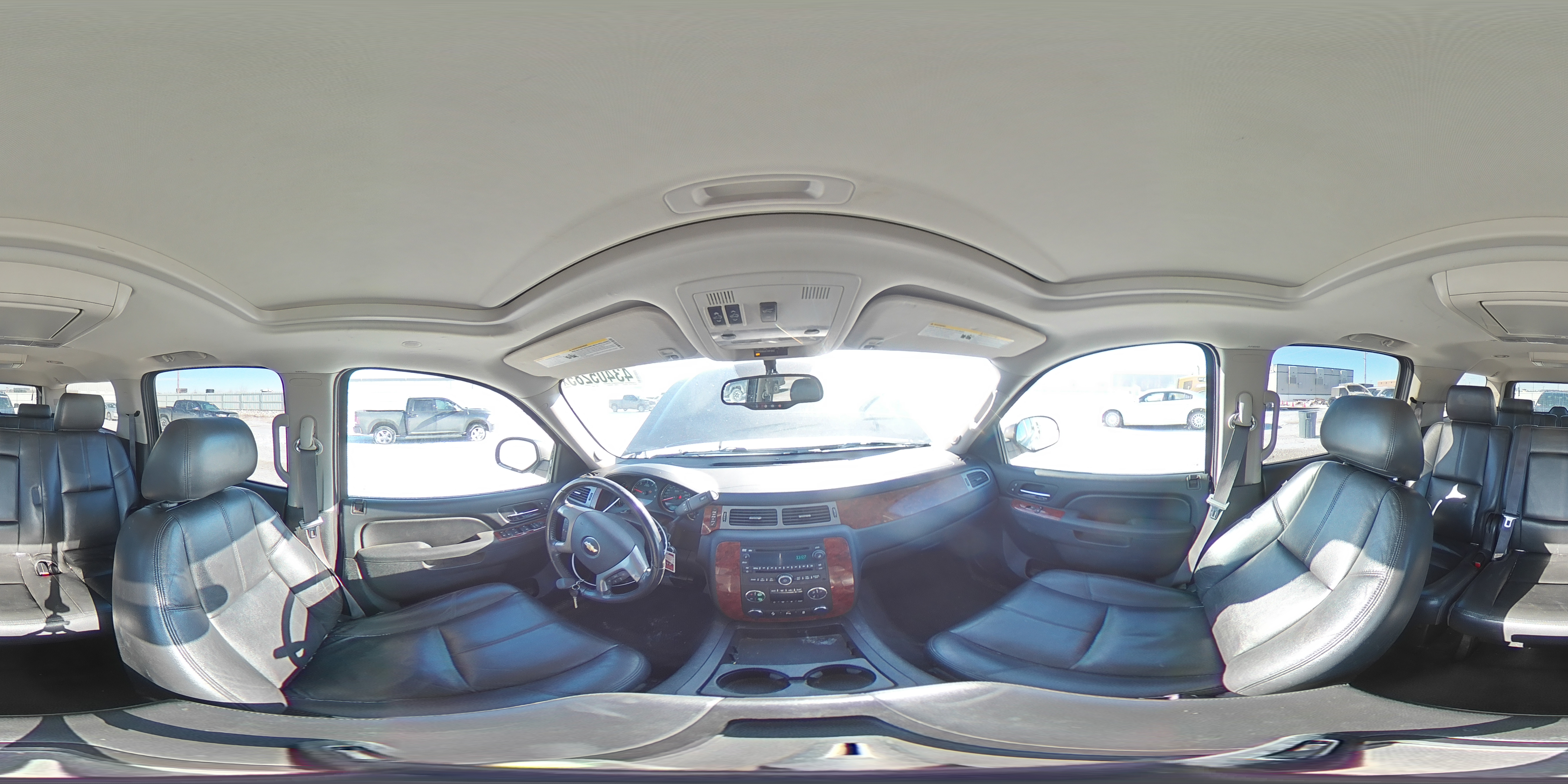 2013 Chevrolet Suburban - Image 13